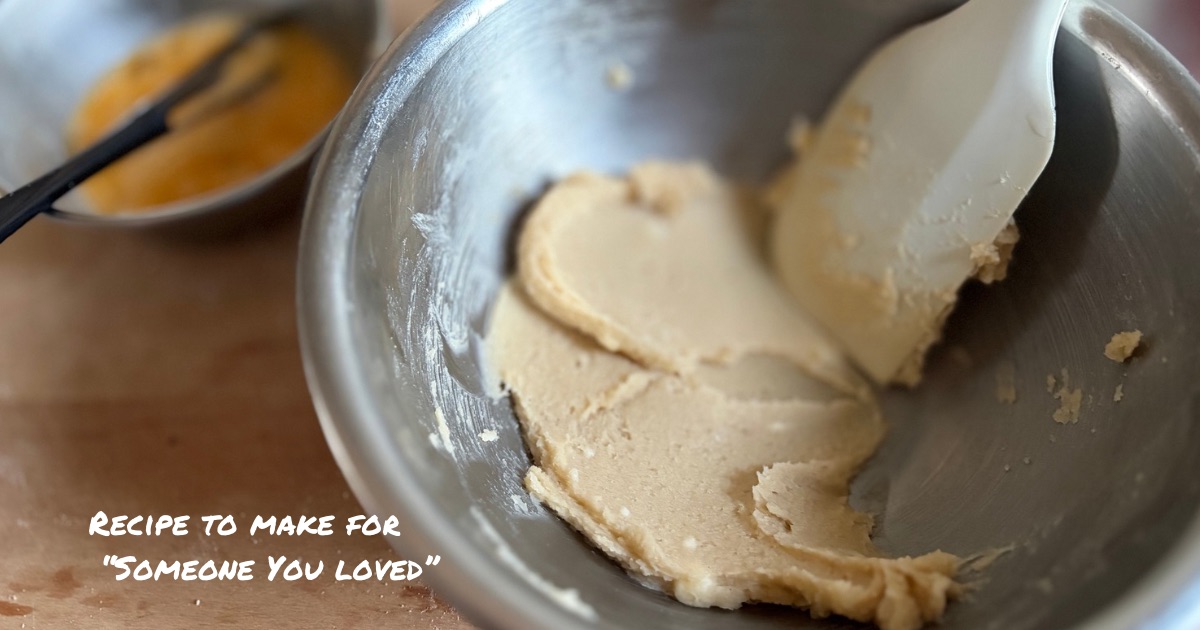 砂糖とバターを練る